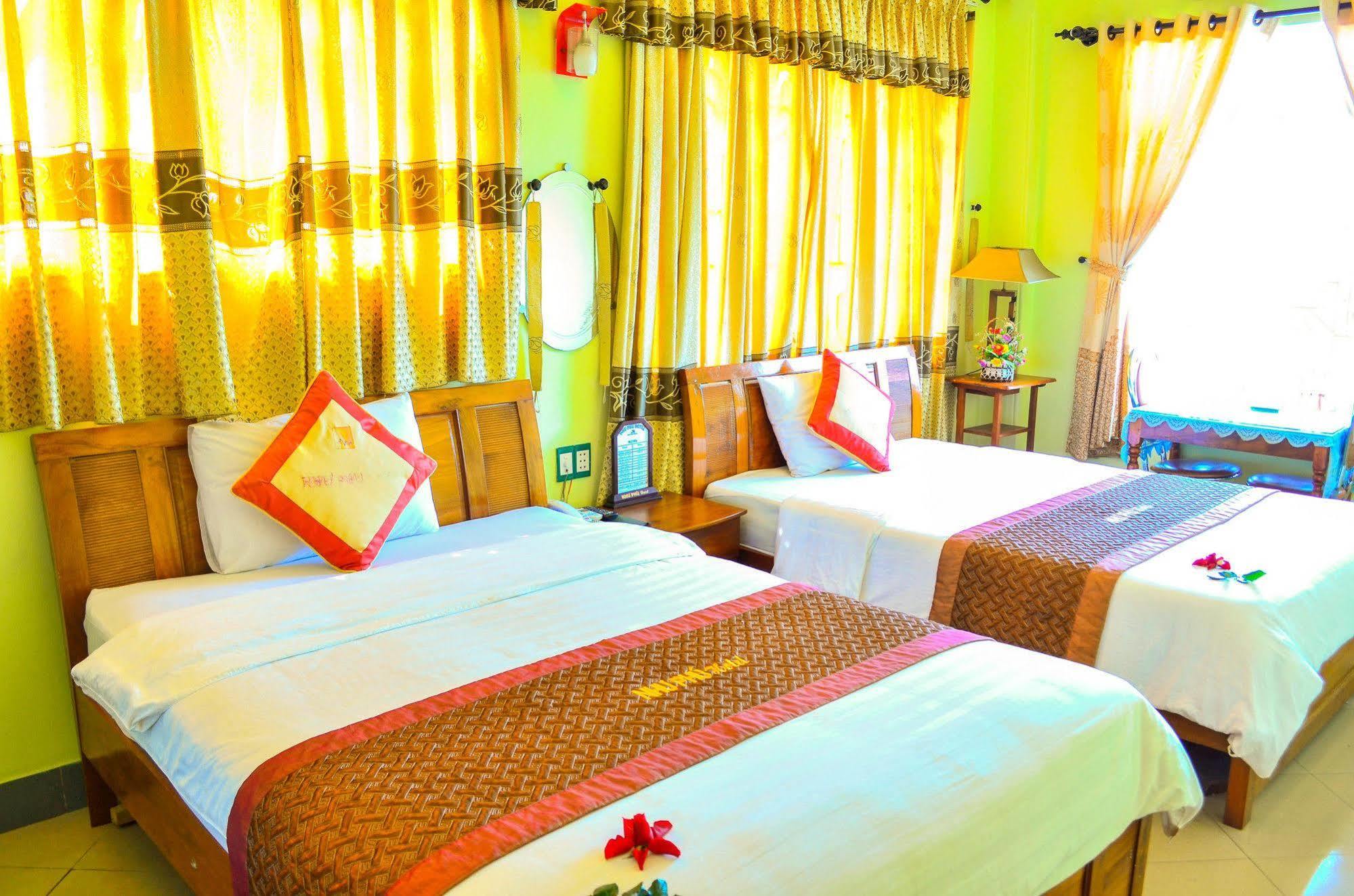 Nhu Phu Hotel Hué Extérieur photo
